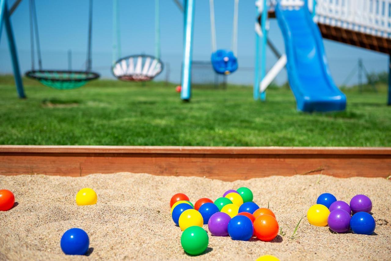 Arkadia Holiday - Domki Letniskowe Wladyslawowo Bagian luar foto